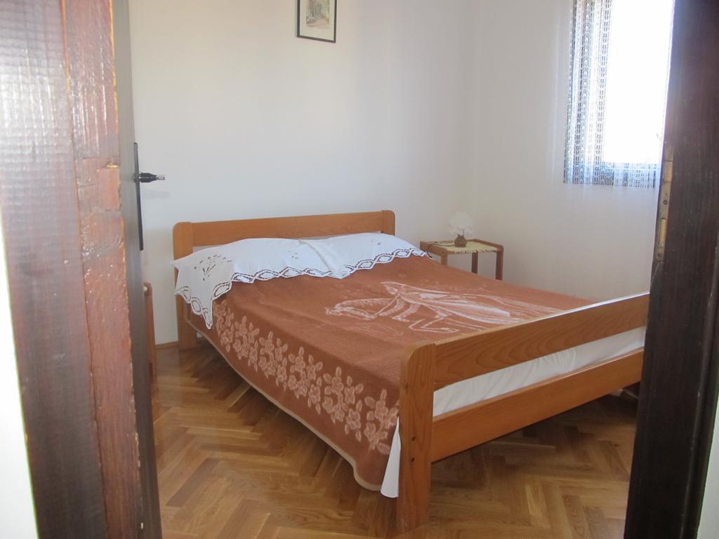 Apartment Razum Pula Exterior photo