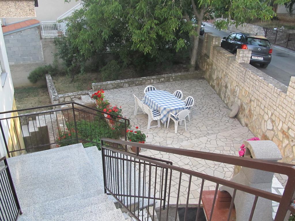 Apartment Razum Pula Exterior photo