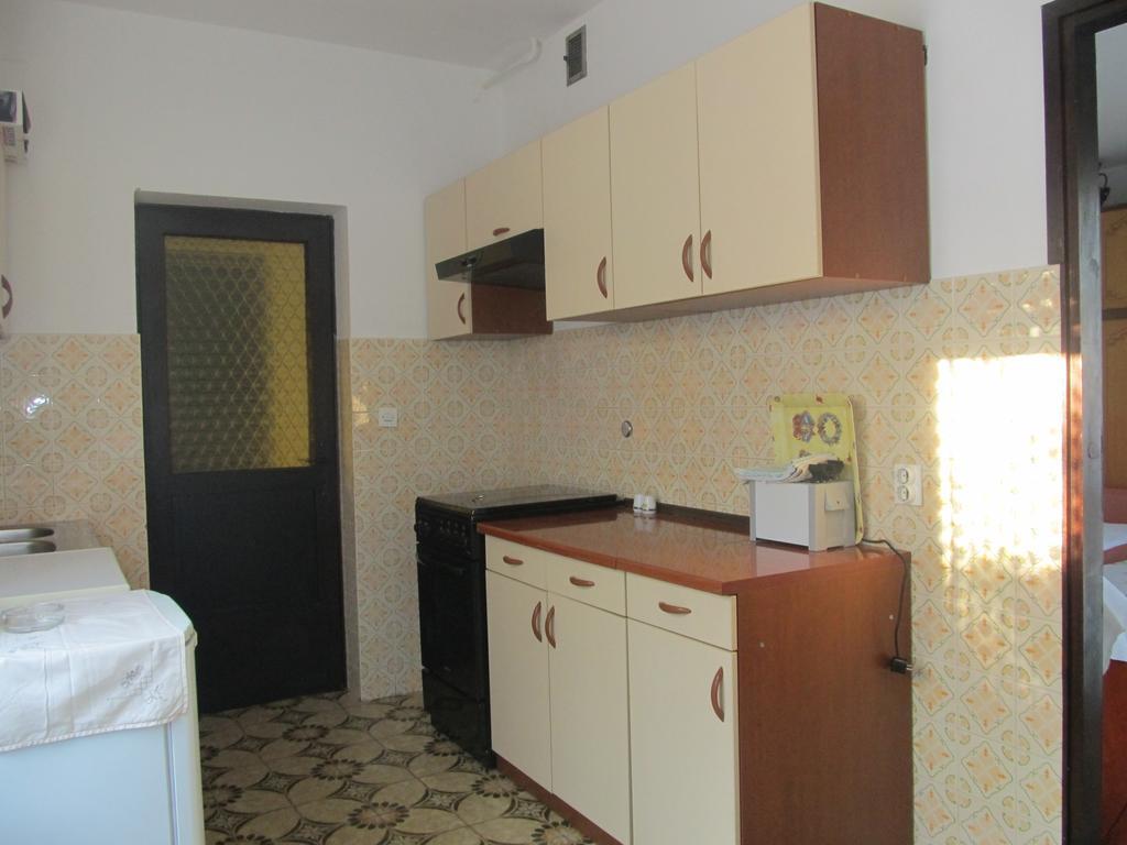 Apartment Razum Pula Exterior photo